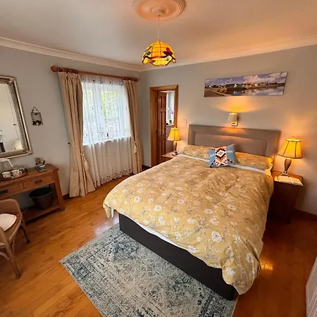 Гостевой дом Rest Well In Kilrush, Walk To Town, Ensuite